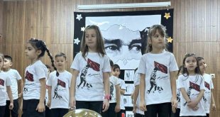 Kültür Kurumu İlkokulu öğrencileri Atatürk'ü andı