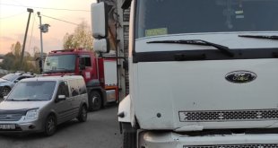 Bingöl'de kamyonun uygulama noktasındaki araçlara çarpması sonucu 6 kişi yaralandı