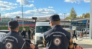 Erzincan'da göçmen kaçakçısı 2 kişi tutuklandı
