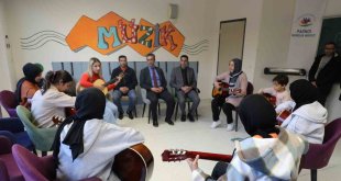 Ağrı Gençlik ve Spor İl Müdürü Fedai Din, Patnos'ta incelemelerde bulundu