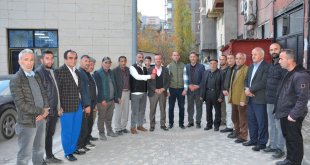 AK Parti Hakkari İl Başkanı Kaya, Belediye Halk Pazarı'nda incelemede bulundu