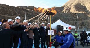 Başkan Sekmen: 'Uzundere ilçemiz de doğalgaza kavuştu'