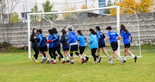 Vanlı kızların gözü 1. Lig'de