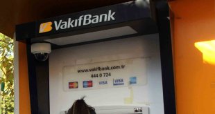 Arızalı Vakıfbank ATM'si vatandaşların tepkisine neden oluyor