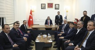 Cumhurbaşkanı Yardımcısı Yılmaz, AK Parti Bingöl İl Başkanlığı'nda konuştu: