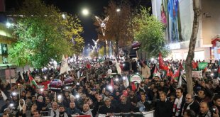 Van'da Gazze için meşaleli yürüyüş