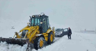 Meteoroloji uyarmıştı: Kars'ta yoğun kar yağışı
