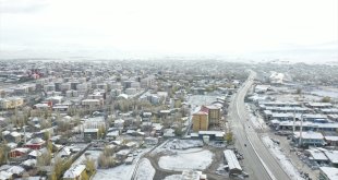 Ağrı'da karla kaplanan şehir merkezi ile diğer yerleşim yerleri dronla görüntülendi