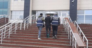 Kars'ta kesinleşmiş hapis cezası bulunan iki firari hükümlü yakalandı