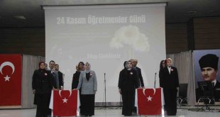 Erzincan'da 24 Kasım Öğretmenler Günü kutlandı