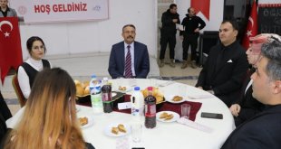 Hakkari Valisi Çelik, öğretmenlerle bir araya geldi