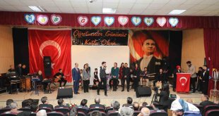Bitlis'te 24 Kasım Öğretmenler Günü kutlandı