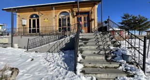 Emekli öğretmen Ardahan gastronomisine işletmesiyle katkı sunuyor