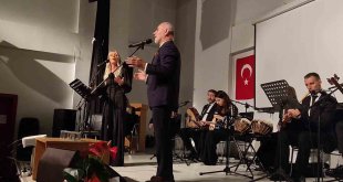 Musiki ustası Fikret Erkaya ata toprağında sevenleri ile buluştu