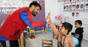 Ağrı Gençlik Merkezi, Yavuz Selim İlkokulu'nda eğlenceli bir gün düzenledi