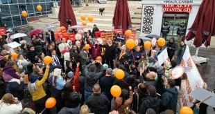 Tunceli'de kadına şiddete karşı yürüyüş ve balon uçurma etkinliği yapıldı