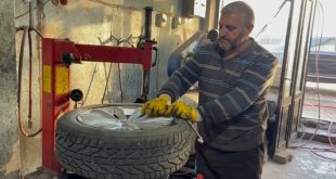 Lastikçilerde kış hazırlıkları devam ediyor