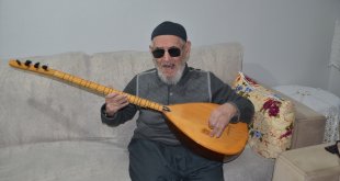 Muş'ta 76 yaşındaki görme engelli Ünver müzik tutkusuyla hayata tutunuyor