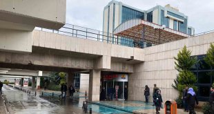 Yolda yürürken silahla vuruldu