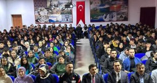 Özalp'te "İşte O An" konulu konferans düzenlendi