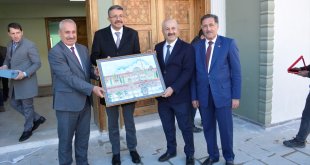 Hakkari'de 3 katlı cami hizmete açıldı