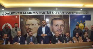 AK Parti Tatvan İlçe Başkanlığına atanan Ayaz göreve başladı