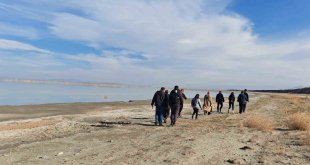 Aktivistler kuraklığa dikkat çekmek için 15 kilometre yürüdü