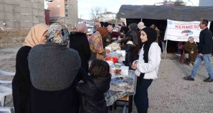 Erciş'te Filistin'e yardım kampanyası düzenlendi