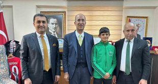 Başkan Büyüksu, Türkiye şampiyonu olan Bülent Düzen'i makamında ağırladı