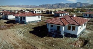 Doğanşehir'de köy evlerinin teslimine başlanıyor
