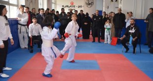 Muş'ta düzenlenen okullar arası karate il birinciliği müsabakaları sona erdi