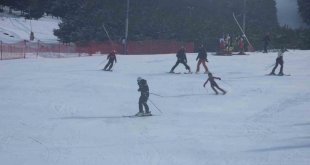Kayakseverler Palandöken'e akın etti