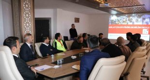 Ahlat'ta "Çılgın Fikirler Bilim Okulu" projesi