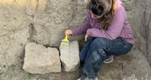 Zernaki Tepe kazılarında antik kentin krokisinin yer aldığı kerpiç parçaları bulundu