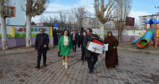 Anne ve iki çocuğu İstanbul'dan Erzurum'a hayır köprüsü kurdu