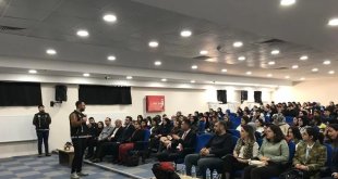 Üniversite öğrencilerine "Narkogençlik" eğitimi