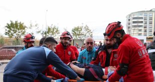 Elazığ Fethi Sekin Şehir Hastanesindeki deprem tatbikatı gerçeği aratmadı