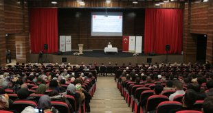 Van'da "Gazze ile Aile Bağımız" konferansı düzenlendi