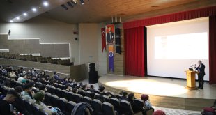 Ardahan'da 'Malazgirt Savaş Alanı Arkeolojisi' konferansı düzenlendi