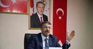 Vali Çelik'ten "100 günde Hakkari" konulu toplantı