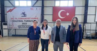 Çukurca'da spor etkinliklerinde bu sefer şalvarlı kadınlar yarıştı