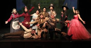 Kars'ta çocuklar için 'Oz Büyücüsü' tiyatro oyunu sahnelendi
