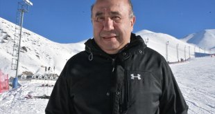 Örnek olacak kayakçılar yetiştirmeye odaklandılar