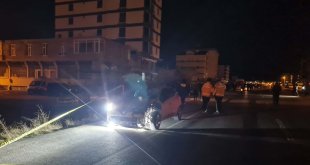Bitlis'te otomobilin çarptığı genç hayatını kaybetti