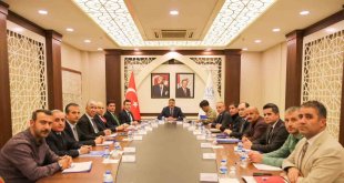 Hakkari'de taşınmaz malları değerlendirme toplantısı