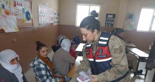 Jandarma'dan öğrencilere eğitim ziyareti