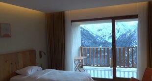 4 milyon Euro harcadı, köyüne 5 yıldızlı otel yaptı