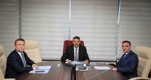 Vali Çelik, Yüksekova Selahaddin Eyyubi Havalimanında incelemelerde bulundu