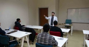 Tatvan Gençlik Merkezi'nde eğitimler devam ediyor