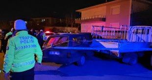 Erzincan'da kamyonete çarpan otomobildeki sürücü öldü